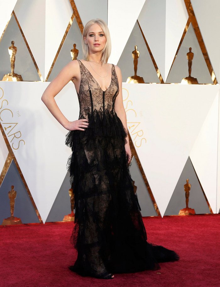 Jennifer Lawrence in black lace Dior 2327