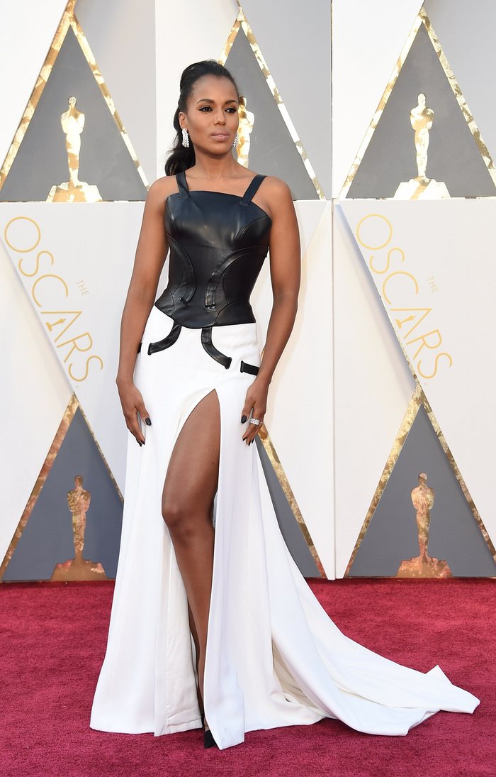 Kerry Washington on the red carpet 2381